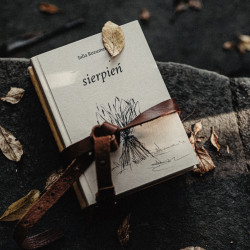 Julia Rozumek "sierpień"