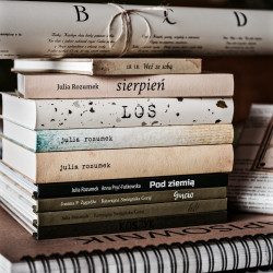 Julia Rozumek "sierpień"